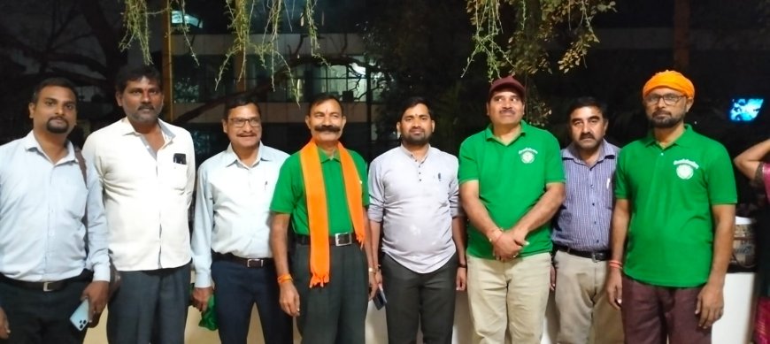 अवैध प्लाटिंग कर वृक्षो की कटाई करने को लेकर ग्रीन आर्मी के सदस्यों में भारी  नाराजगी ,कलेक्टर ,एस डी एम ,व नगर  पालिका को कार्यवाही करने  सौपें ज्ञापन*