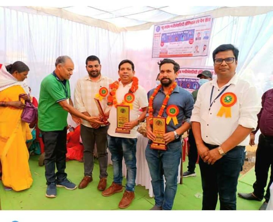 तहसील स्तरीय सामूहिक आदर्श विवाह समारोह व कर्मा महोत्सव  में डॉक्टर छत्रपाल वट्टी व डॉ तिलेश  खुसरो उपमुख्यमंत्री अरुण साहू के हाथों हुए सम्मानित