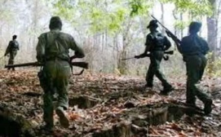 नक्सलियों के खिलाफ ऑपरेशन जारी, सुकमा में मुठभेड़ जारी