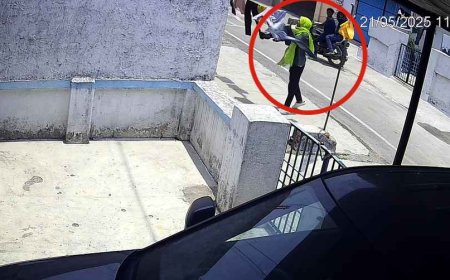 घरों के बाहर से अंडर गारमेंट्स की चोरी