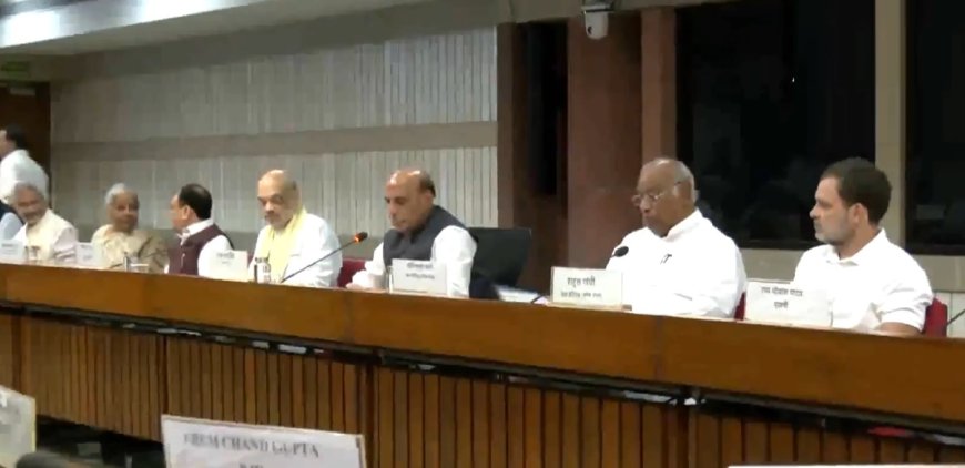 सर्वदलीय बैठक में बोले रक्षा मंत्री: जारी है ऑपरेशन सिंदूर, 100 से ज्यादा आतंकी ढेर