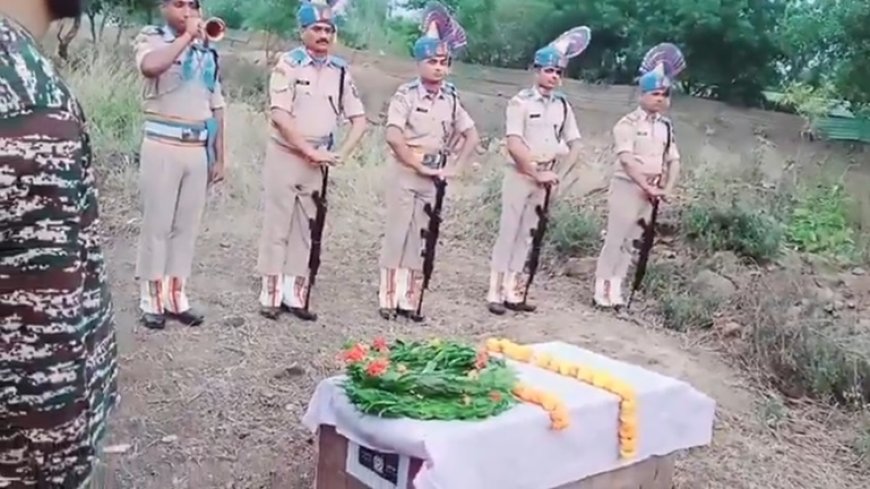 CRPF जवानों ने बहादुर K9 डॉग 'रोलो' को सैन्य सम्मान के साथ दी अंतिम विदाई