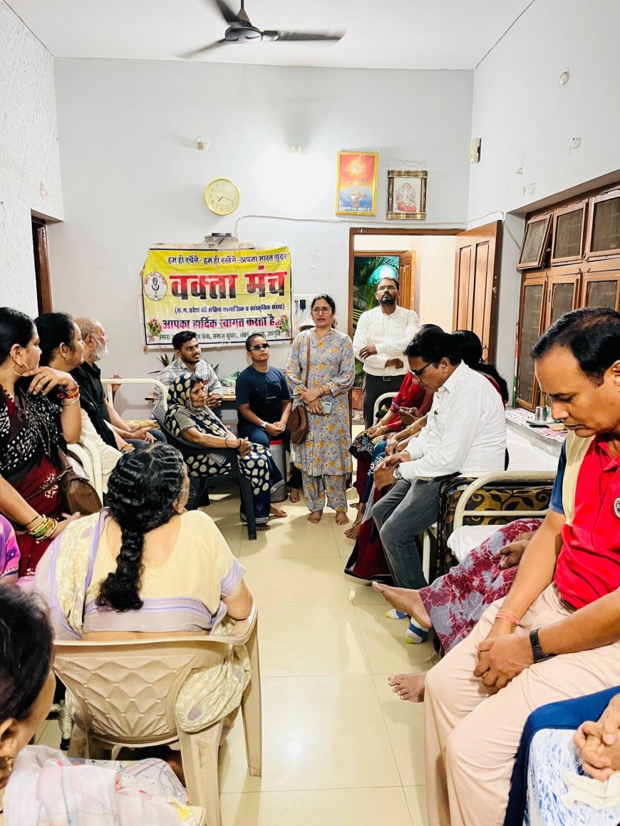 वक्ता मंच प्रशामक वृद्धाश्रम पहुंचा: साल भर के लिये डायपर गिफ्ट किये गये