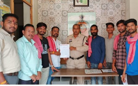 पाटन  पत्रकार संतोष देवांगन को जान से मारने की मिला धमकी जोहार छत्तीस गढ  पार्टी  व छत्तीसगढ़िया   क्राति सेना  ने  थाने में   ज्ञापन देकर  ,  दोषियो पर कडी  कार्यवाही करने की  माँग