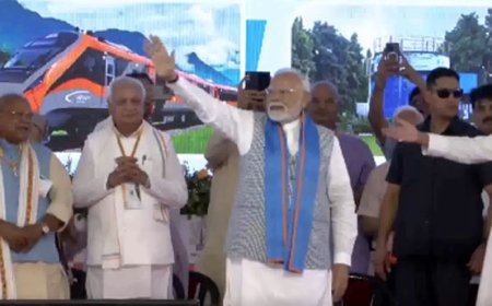 पीएम मोदी ने बिहार को दी वंदे भारत एक्सप्रेस की सौगात