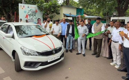 11 शासकीय वाहनों को  हरी झंडी