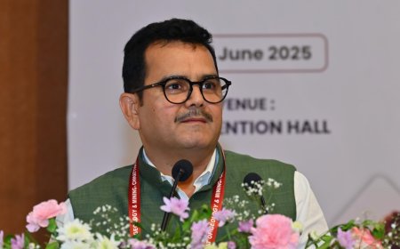 छत्तीसगढ़ की खनिज विविधता है देश की आर्थिक समृद्धि का आधार – खनिज सचिव पी. दयानंद