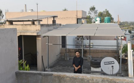 छत पर बनाए खुद के बिजलीघर से अनुराग का घर हुआ रोशन