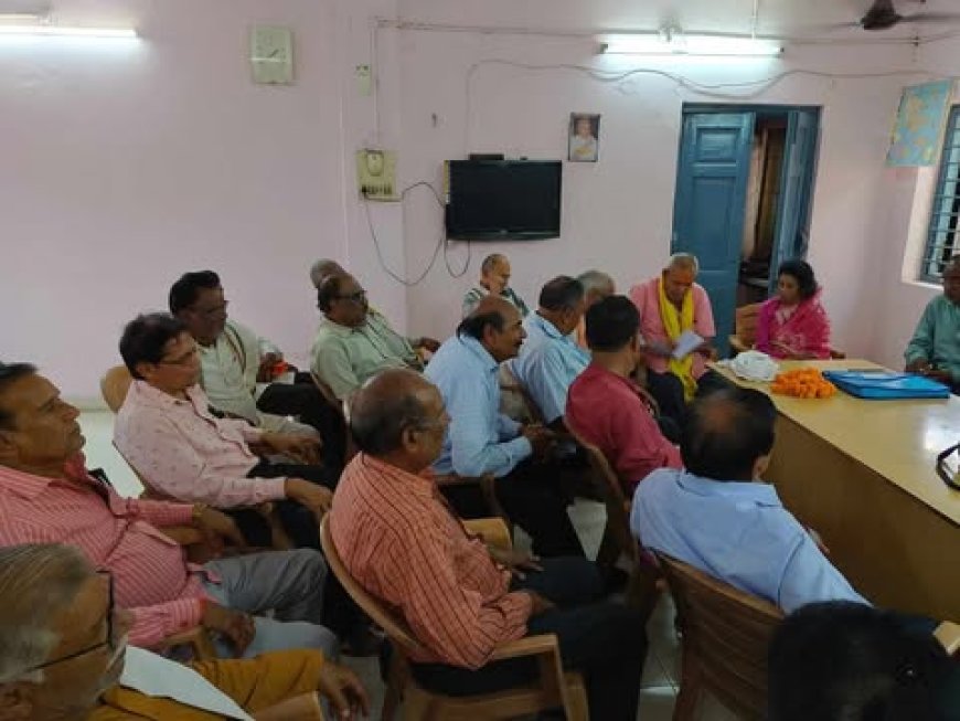 छत्तीसगढ़ प्रदेश सेवानिवृत दैनिक वेतनभोगी कर्मचारी प्रकोष्ठ की बैठक में संपूर्ण सेवाकाल को पेंशन गणना शामिल करने की मांग