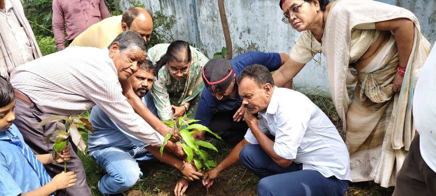 शासकीय उच्चतर माध्यमिक विद्यालय चांदमारी में शाला प्रबंधन एवं विकास समिति की त्रैमासिक बैठक संपन्न