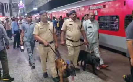 ट्रेन में बम होने की सूचना, मचा हड़कंप,खाली कराई गई पूरी ट्रेन