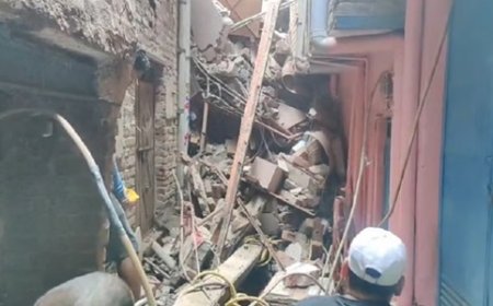 चार मंजिला इमारत ढही; 4 लोगों की मौत