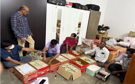 कथित शराब घोटाले के सिलसिले में छापेमारी के दौरान 11 करोड़ रुपए जब्त