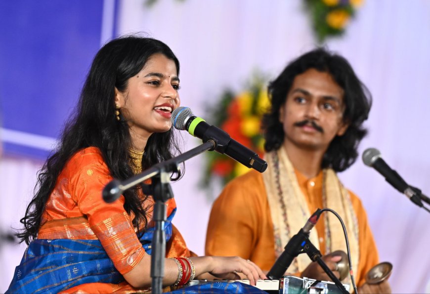 छत्तीसगढ़ विधानसभा परिसर लोक गायिका सुश्री मैथिली ठाकुर के सुमधुर भजनों से हुआ राममय