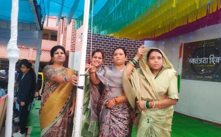 स्वामी आत्मानंद उत्कृष्ट अंग्रेजी माध्यम विद्यालय, अमलेश्वर में 15 अगस्त 2025 को 79वां स्वतंत्रता दिवस हर्षोल्लास व गरिमा के साथ मनाया गया