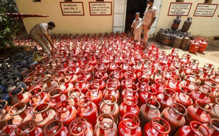 कमर्शियल एलपीजी सिलेंडर की कीमत 51.50 रुपए घटी
