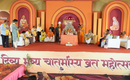 चूंकि सिंध ज्योतिर्मठ के दायित्व अंतर्गत है अतः सिंधी समाज ज्योतिर्मठ के शंकराचार्य स्वामीश्री अविमुक्तेश्वरानन्द महाराज से जुड़े : साईं मसन्द