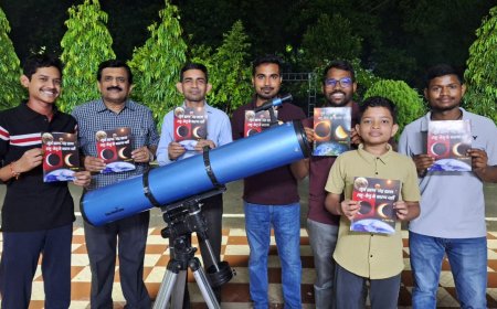 डॉ दिनेश मिश्र ने चंद्रग्रहण में रविशंकर विश्वविद्यालय के छात्रों से चर्चा व संवाद किया