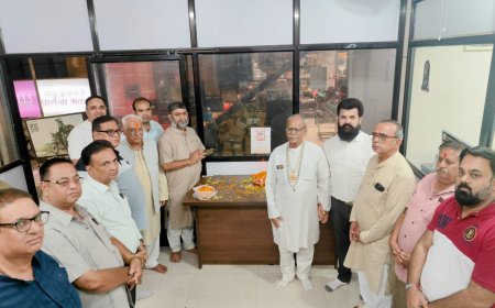 शहीद हेमू कालाणी की भाभी कमला कालाणी को छत्तीसगढ़ सिंधी पंचायत द्वारा श्रद्धा सुमन