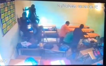 छात्रों के सामने भिड़े दो शिक्षक, CCTV फुटेज आया सामने...