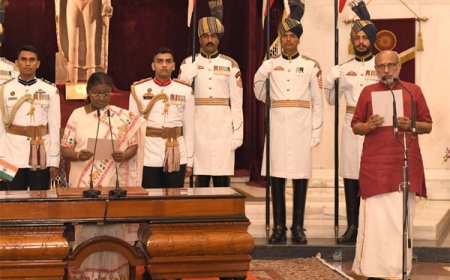 राधाकृष्णन ने ली उपराष्ट्रपति पद की शपथ