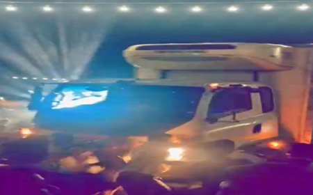 गणेश विसर्जन जुलूस में घुसा ट्रक, 8 श्रद्धालुओं की मौत