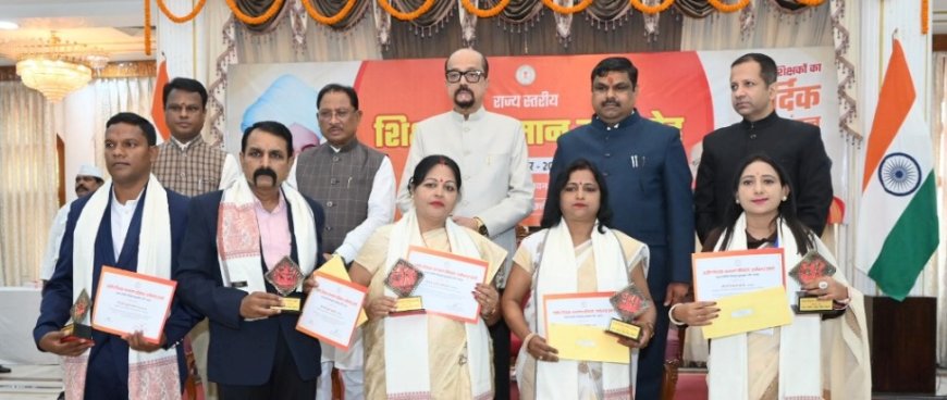 शिक्षक अपने विद्यार्थियों के लिए रोल मॉडल होता है: राज्यपाल डेका