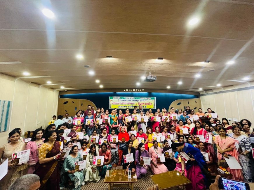 चूड़ियां पहनने वाले हाथों     से ही मानवता संवरती है_..., ऑटो चालक से लेकर डीएसपी तक  वक्ता मंच से सम्मानित हुई