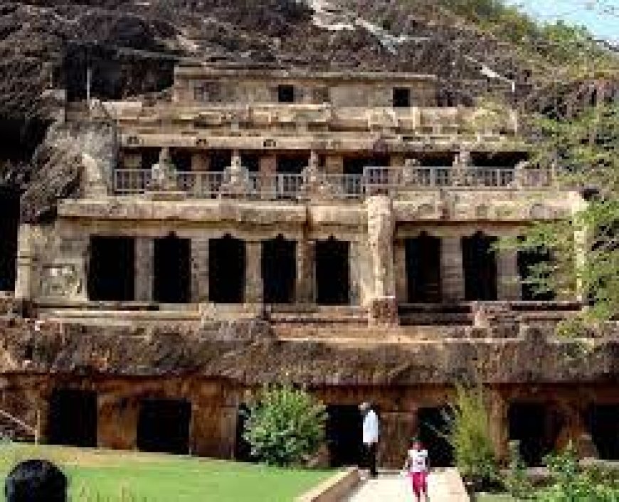 न मंदिर, न मूर्ति, यहां जलधारा के रूप में होते हैं माता के दर्शन, सुनाई देती है दिव्य ध्वनियां
