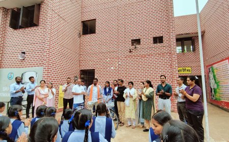 नगर पालिका पार्षद राजू सोनकर जी का प्रेरणादायक जन्मदिन: ‘शिक्षा में सहयोग’ के संकल्प से गाँव की बेटी को भेंट की साइकिल