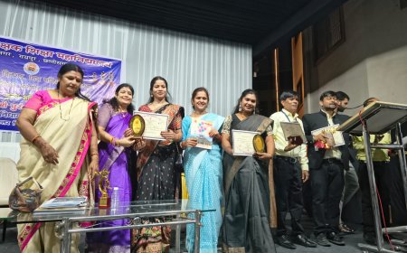 अमलेश्वर की शिक्षा जगत में बड़ी उपलब्धि: SAGES की प्रभारी प्राचार्य श्रीमती स्मृति दुबे को 'प्रवीण्य सूची में प्रथम' आने पर मिला सम्मान