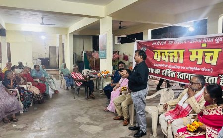 वक्ता मंच द्वारा खुशियों वाली दीवाली का दौर जारी, संभागायुक्त महादेव कांवरे* *वृद्धाश्रम पहुंचे