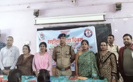राष्ट्रीय एकता दिवस: अमलेश्वर पुलिस ने छात्रों को 'साइबर सुरक्षा और राष्ट्रीय सुरक्षा' पर किया जागरूक