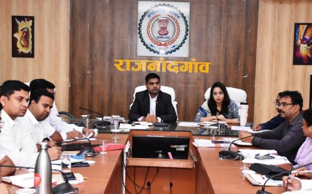 सभी पटवारी मुख्यालय में रहना करें सुनिश्चित : कलेक्टर