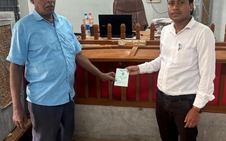 कलेक्टर जनदर्शन में किसान को तत्काल मिली डुप्लीकेट ऋण पुस्तिका