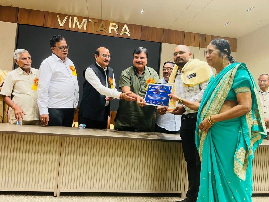प्रतिष्ठित सामाजिक संस्था वक्ता मंच को स्व. नरेंद्र चंद्राकर स्मृति छत्तीसगढ़ गौरव अवार्ड से सम्मानित किया गया