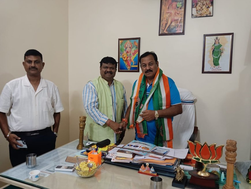 हर घर इस दीपावली में स्वदेशी समान हर भारतीय खरीदे सैल्यूट  तिरंगा का संदेश - राजेश झा