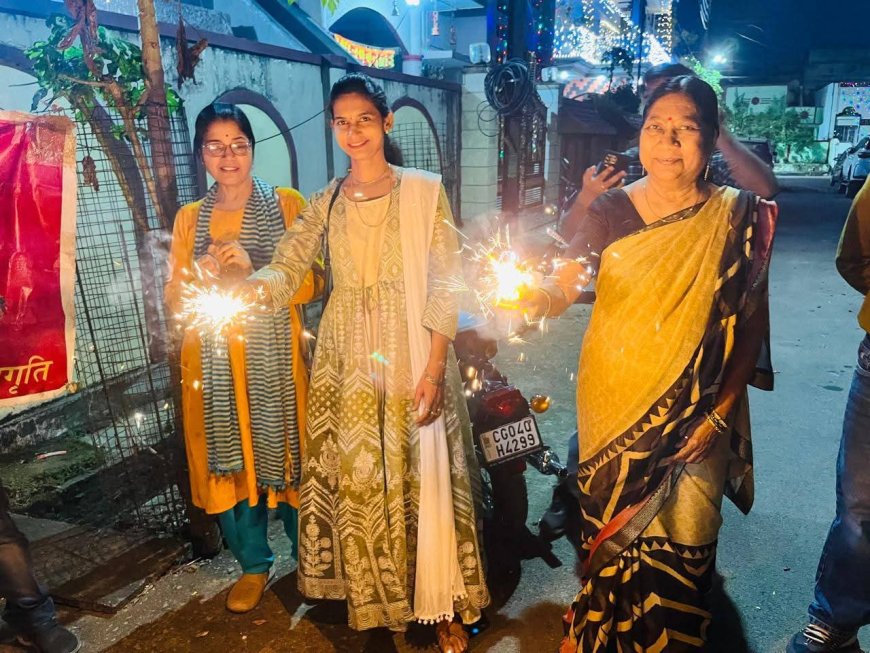 वक्ता मंच द्वारा वृद्धाश्रम में दीपावली मिलन:_"दीप केवल घरों को नहीं, दिलों को भी रोशन करते है"_
