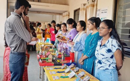 गुरुकुल महिला महाविद्यालय में वाणिज्य संकाय द्वारा बिजनेस मॉडल प्रतियोगिता