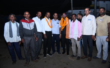 अब गाँवो से भी निकल रहा हैं उच्च प्रतिभा ,सीजी पीएससी 2024 में भनसुली के  योगेन्द्र निर्मल का हुआ चयन ,बनेंगें नायब तहसीलदार  पूर्व जिपं.उपाध्यक्ष,विधायक प्रतिनिधि अशोक साहू,जनपद सदस्य दिनेश साहू, सहित  ग्रामीणों ने किया आत्मीय स्वागत