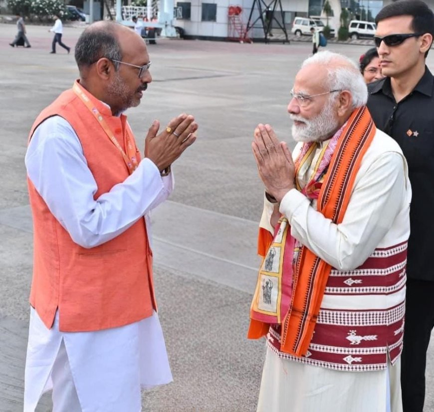 प्रधानमंत्री नरेंद्र मोदी के छत्तीसगढ़ आगमन पर भाजपा प्रदेश मंत्री जितेन्द्र वर्मा ने किया अभूतपूर्व स्वागत
