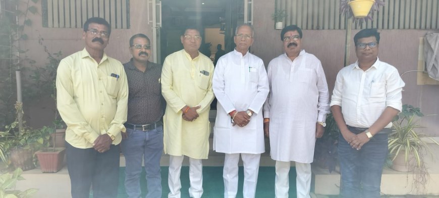 तहसील साहू संघ पाटन के नव निर्वाचित पदाधिकारियों का समाज प्रमुख व नेताओं से मिलने का सिलसिला प्रारंभ , ताम्रध्वज साहू ,डाँ दयाराम साहू ,व साँसद विजय बघेल से किये सौजन्य मुलाकात