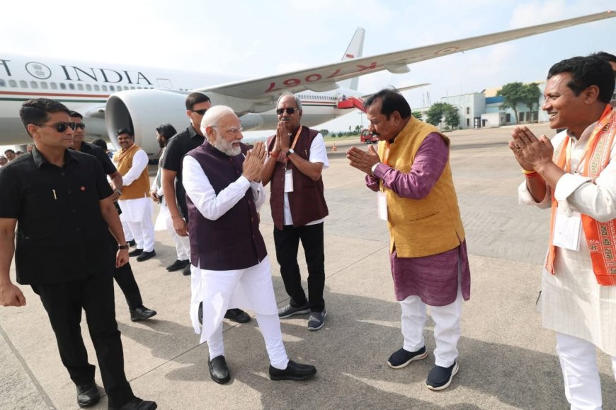प्रधानमंत्री नरेंद्र मोदी का दुर्ग लोकसभा के सांसद विजय बघेल ने  किया माना विमानतल पर स्वागत अभिनंदन