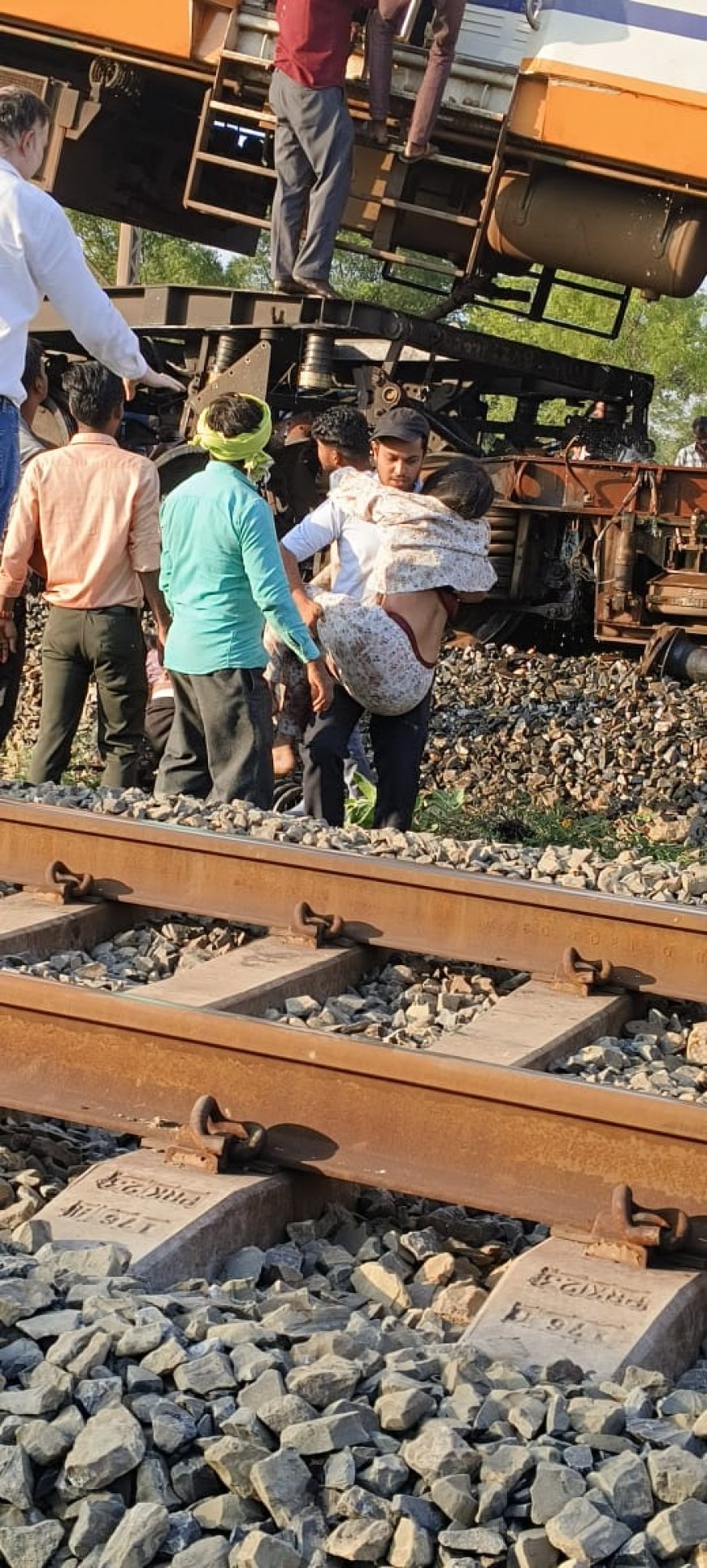 बिलासपुर रेल हादसे की तस्वीरें, देखिए