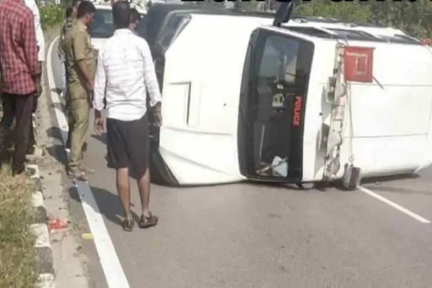 मंत्री लखनलाल देवांगन के काफिले का वाहन पलटा, तीन लोग घायल