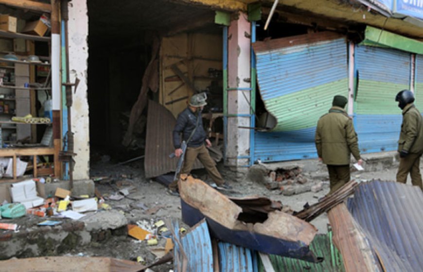 जम्मू-कश्मीर के नौगाम पुलिस स्टेशन में विस्फोट, 9 की मौत