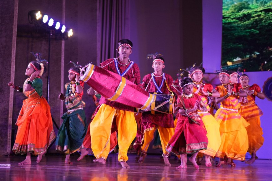 शिवोम विद्यापीठ के शिवोम संस्कृति में बच्चों की मनमोहक प्रस्तुति, देखिए तस्वीरें