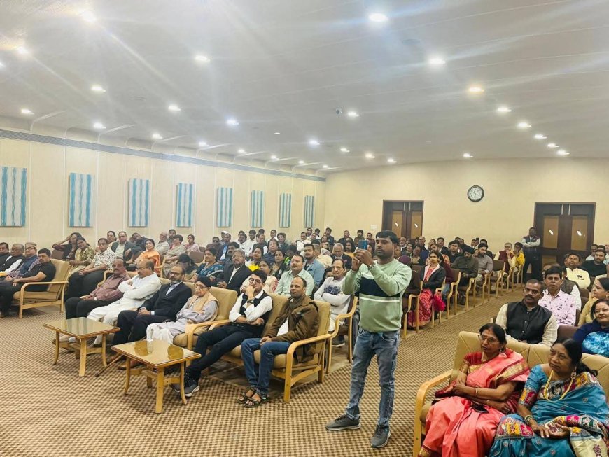 दैनिक दबंग स्वर एवं वक्ता मंच का अदभुत आयोजन: प्रदेश के 121 व्यक्तित्वों को विभूति अलंकरण अवार्ड से सम्मानित किया गया:- -  "जब समाज प्रतिभाओं की पीठ थपथपाता है , तब उनको नई ऊर्जा मिलती है:"सत्यनारायण शर्मा