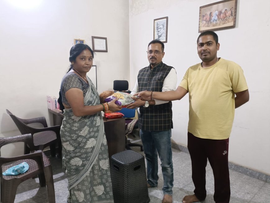 पार्षद डाँँ आलोक पाल ने किया मितानिनों का सम्मान