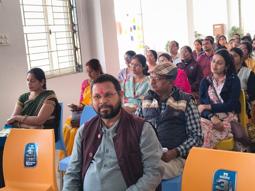 " दिल्ली वर्ल्ड पब्लिक स्कूल चरोदा भिलाई में हुआ शिक्षक संगोष्ठी का आयोजन", "NEP 2020 के संदर्भ में विशेषज्ञों ने रखी बात "